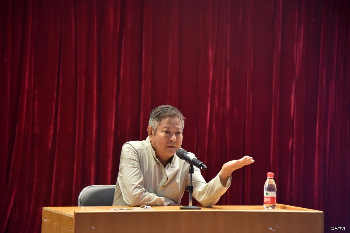 著名竹笛教育家周波教授受邀莅临我校讲学