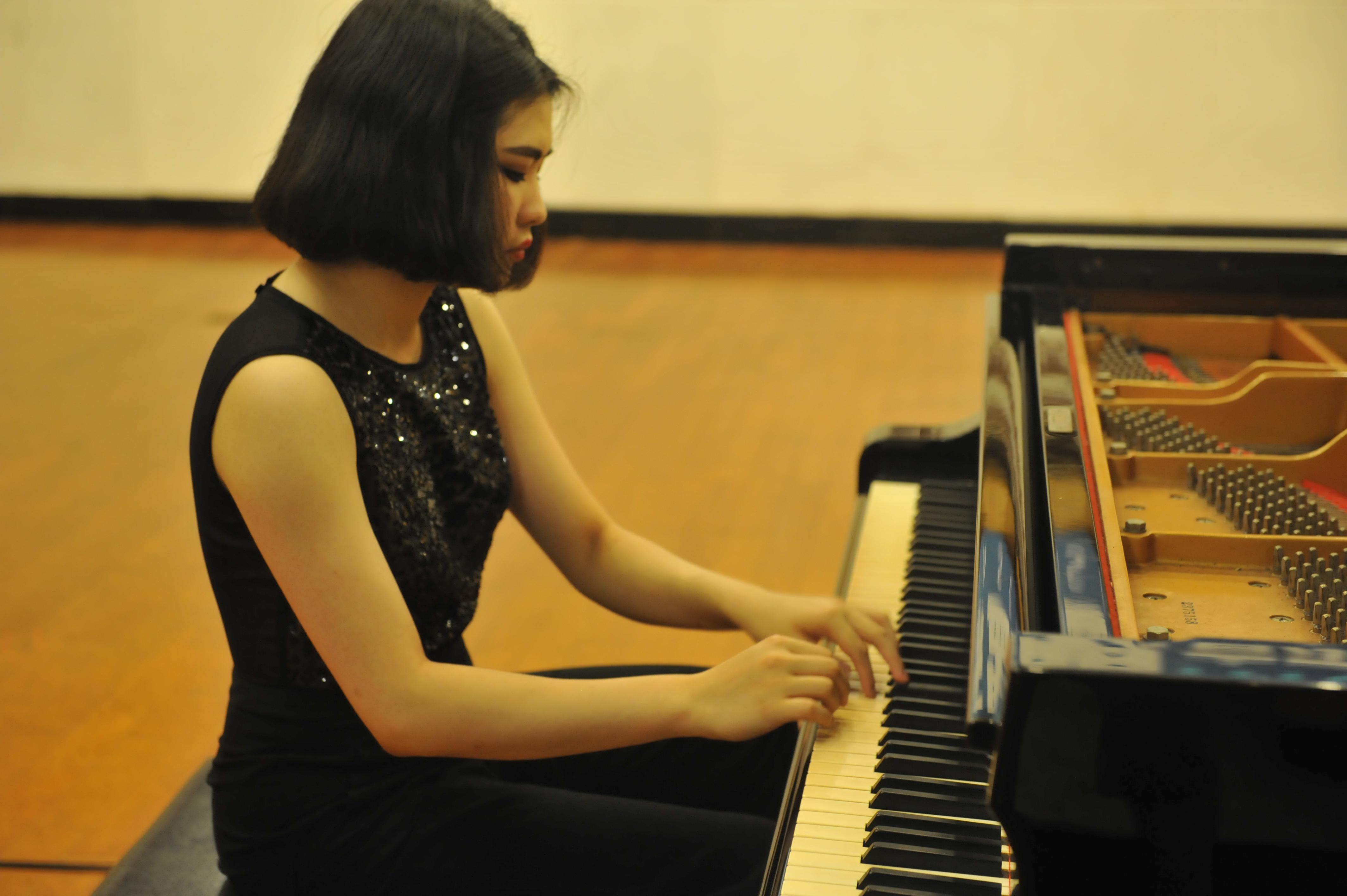 2015中国东盟音乐周加拿大华裔青年钢琴家周天羽举行独奏音乐会