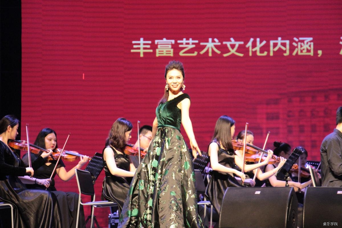 广西艺术学院交响乐团在南宁梧州两地开展2018年高雅艺术进校园活动